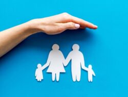 4 Ways Life Insurance Helps Familiy Plan for the Future