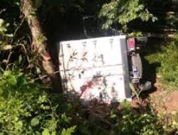 Akibat Hilang Kendali, Truk Box Masuk ke Jurang di Bali