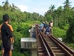 Perempuan Muda di Banyuwangi Tewas, di Tabrak Kereta Api di duga Bunuh Diri
