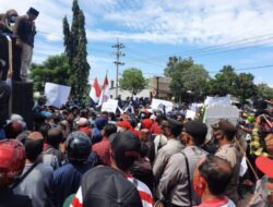 “Ratusan Massa Gelar Demo” Minta Usut Tuntas Dugaan Korupsi Dana PEN