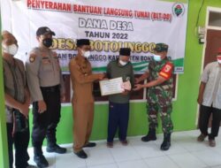 Penyerahan Bantuan Langsung Tunai (BLT-DD). Dana Desa Tahun Anggaran. 2022. Desa Botolinggo.