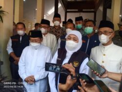 Berbagi Kasih dalam Kasih, Gubernur Jawa Timur Serahkan Santunan Kepada 200 Anak Yatim.