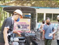 Polisi Sediakan Layanan Tambal Ban Gratis Bagi Pemudik Yang Melewati Hutan Baluran Situbondo