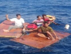 Kapal Kayu KLM Anugerah Ilahi Mengalami Laka Laut di Perairan Pulau Sapudi.