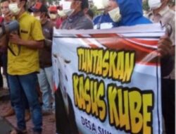 Desak Kejaksaan Usut Tuntas Kasus Bantuan KUBE 2020, Warga Sukorejo Sumber Wringin, Bondowoso Lakukan Aksi