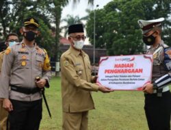 Kapolres dan Bupati Bondowoso Beri Penghargaan pada Polantas yang Viral Karena Diajak Adu Jotos