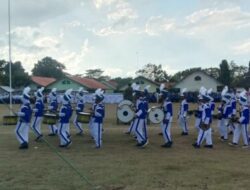 Drum Band dan paduan suara SMPN I Gayam Ikut Meriahkan Upacara HUT RI ke 77 yang dilaksanakan Forkopimcam Gayam