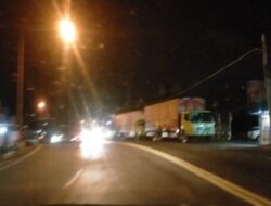 LSM GMBI Distrik Banyuwangi Sorot Adanya Dugaan Pembiaran Truk dan Tronton Sepanjang Bahu Jalan