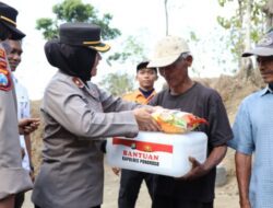 Polres Ponorogo Berikan Bantuan Air Bersih Untuk Masyarakat Terdampak Kekeringan