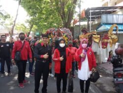Heksa Sudarmadi, S.H di Iringi Kesenian Barong Untuk Melakukan Pendaftaran Sebagai Calon Legislatif dari Partai PDI-P