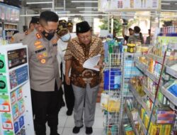 Kapolres Bondowoso Lakukan Sidak di Apotik-apotik