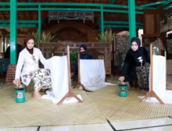 Ketua Bhayangkari Daerah Jawa Timur Kunjungi UMKM Batik di Jombang