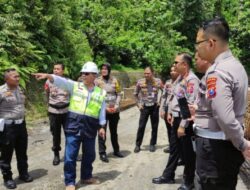 Dampingi Koorlantas Polri, Polda Jatim Tinjau Lokasi Pembangunan Gladak Perak di Lumajang