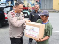 Berkah Ramadhan, Polres Blitar Distribusikan Bansos Kepada Masyarakat
