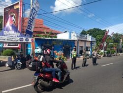 Polsek Situbondo Kota Bersama TNI Lakukan Pemantauan Arus Mudik di Jalan A.Yani
