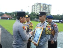 14 Personel Polresta Malang Dapat Penghargaan Dari Kapolda Jatim