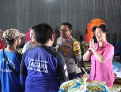 Peduli Sesama, Polres Lumajang Bersama Bhayangkari Salurkan Bantuan Untuk Korban Banjir Semeru