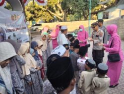 Untuk Mendukung Pendidikan di TPQ, Polsek Bungutan Bagikan Buku Yasin dan Iqra
