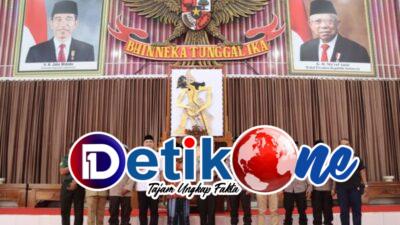 Sampaikan Pesan Pemilu Damai, Kapolres Tulungagung Rangkul Toga dan Tomas