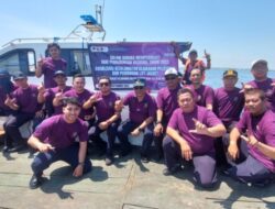 Sosialisasi Keselamatan Pelayaran dan Pembagian Life Jacket Kepada Para Nelayan di Pelabuhan Kalbut