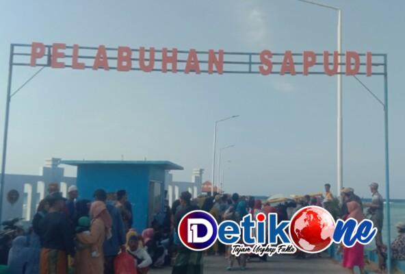 Ratusan Calon Penumpang