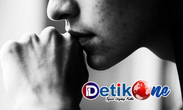 Tersembunyi dalam Angan: "Cinta yang Tak Tersampaikan"