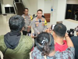 Berikut Penjelasan Kapolres Gresik Terkait Kericuhan Suporter di Stadion Gelora Joko Samudro