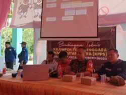 KPPS Resmi di Lantik, Ketua PPK Botolinggo Tekankan Bekerja Profesional