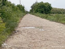 Jalan Rusak Parah, Pemkab Sumenep Tutup Mata