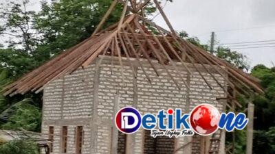 Kapolsek Raas Membangun Musholla An-Najah di Area Polsek