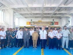 Pj Sekda Pemprov Jatim Bersama Bupati Situbondo Lepas Mudik Gratis di Pelabuhan Jangkar