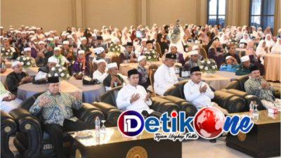 Bupati Situbondo Bersama Wabup Sambut Kedatangan Ratusan Jemaah Haji di Utama Raya
