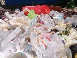 Limbah Medis B3 Puskesmas Rawat Inap Kecamatan Lakea Dibuang Di Tempat Sampah Pembakaran