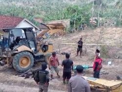 Polisi Dalami Kejadian Excavator Yang Terguling Dan Menewaskan Operatornya di Pamekasan