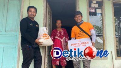 Komunitas Banyuwangi Win Independent Salurkan Sembako Untuk Lansia dan Anak Yatim