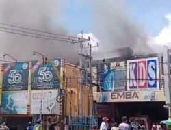 Toko Swalayan KDS Store Situbondo Dilahap Si Jago Merah, Diduga Akibat Konsleting Listrik