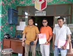Tim Hukum Paslon 01 Laporkan Dua Oknum Kepala Desa ke Bawaslu Situbondo