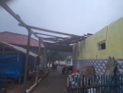 Puting Beliung Porak-Porandakan Rumah Milik Sekdes Karangnangka, Raas