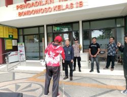 Protes Ekskusi Putusan Tanah, Pengacara Asal Situbondo Demo PN Bondowoso dengan Berjalan Kaki