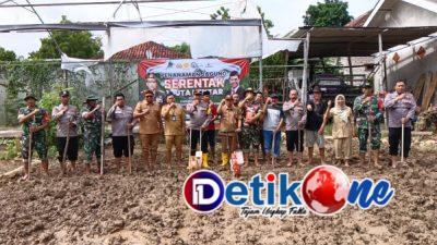 Kapolsek Saronggi Bersama Forkopimcam Hadiri Penanaman Jagung Serentak 1 Juta Hektar di Desa Juluk