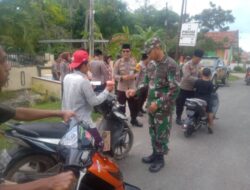 Sinergi TNI POLRI, Koramil dan Polsek Sapudi Bagi-bagi Takjil Gratis