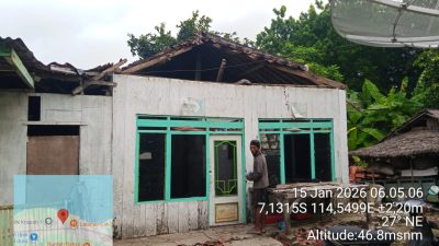 Angin Kencang Disertai Hujan Lebat, Rumah Warga Desa Kropoh Ambruk