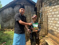 Ramadhan Peduli, Asosiasi Wartawan Sapudi Bagikan Ratusan Paket Sembako untuk Warga Kurang Mampu*