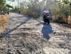 Miris!! Jalan “Covid-19” di Depan PLTD Raas Tak Kunjung Diperbaiki