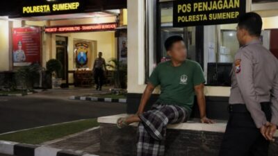 Diduga Jalani Patsus Kasus Narkoba, Aggota Polresta Sumenep Terlihat di Pos Penjagaan, Publik Pertanyakan Pengawasan
