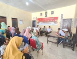 Antusias Warga Desa Ketupat Raas Antre Terima Bantuan Beras Pemerintah