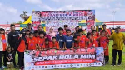 Camat Raas Achmad Fikri Beri Dukungan Langsung Tim Sepak Bola U-13 di Calendar of Event Sumenep 2026
