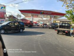 Kelangkaan BBM di Bali Picu Antrean Hingga 5 Kilometer