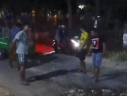 Kompak! Pemuda Desa Walidono Gotong Royong Perbaiki Jalan Rusak Secara Swadaya